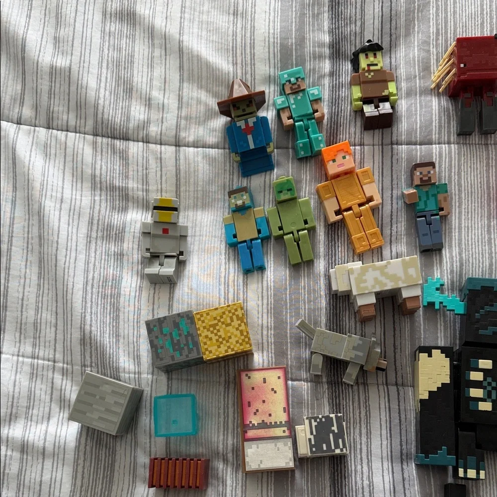 Large Minecraft collection. - Multicolor - Picture 3 of 4